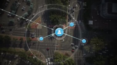 Bağlantı ağı ve akıllı telefon animasyon akıllı telefon ağı üzerinden bağlantı ağının animasyonu. Küresel iş dijital arayüzü teknolojisi ve dijital olarak oluşturulan ağ konsepti.