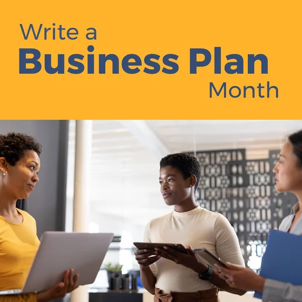 Skład Pisać Biznes Plan Miesiąc Tekst Nad Różnorodnymi Biznesmenami Biurze — Zdjęcie stockowe