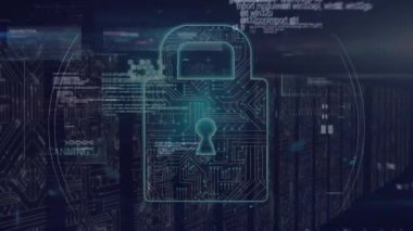 Siyah arkaplanda veri işleme üzerine entegre devreli dijital asma kilit animasyonu. Dijital arayüz ve teknoloji kavramının dijital olarak oluşturulduğu küresel veri işleme.