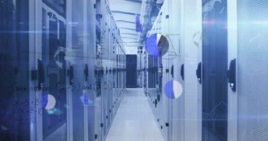 Sunucu odasında dijital veri işleme animasyonu. Küresel dijital veri işleme konsepti dijital oluşturulmuş video.