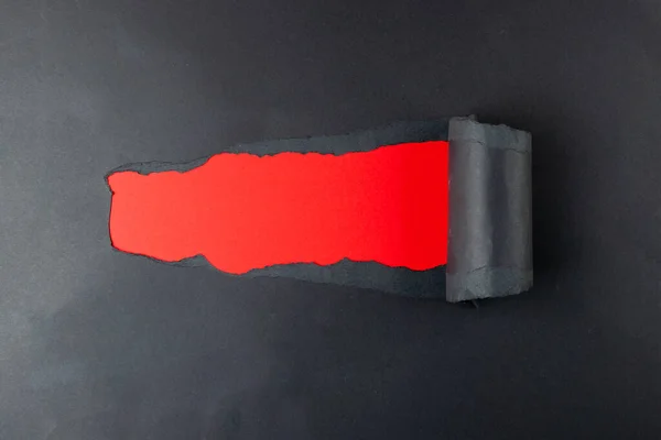 Kırmızı Arkaplanda Siyah Kağıt Kopyalama Alanı Bileşimi Perakende Alışveriş Kara — Stok fotoğraf