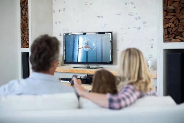 Rear View Family Sitting Home Together Watching Swimming Competition Sports — Stock Photo, Image