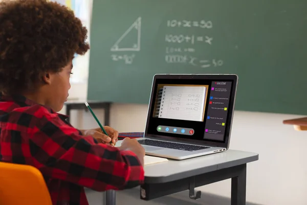 Niño Afroamericano Usando Portátil Para Videollamadas Con Clase Pantalla Tecnología —  Fotos de Stock