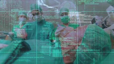 Telefon kulaklığı kullanarak iş adamlarından veri işleme animasyonu. Küresel ekonomi ve iş teknolojisi kavramı.