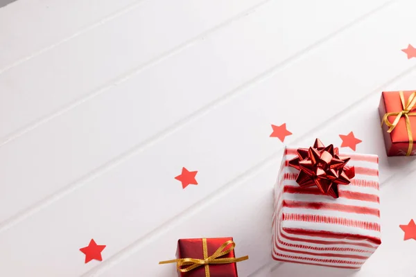 Εικόνα Χριστουγεννιάτικης Διακόσμησης Δώρα Και Αντιγραφή Χώρου Λευκό Φόντο Χριστούγεννα — Φωτογραφία Αρχείου
