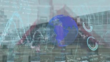 Tüm dünyada ve şehirde veri işleme animasyonu. Küresel iş ve dijital arayüz kavramı dijital olarak oluşturulmuş video.