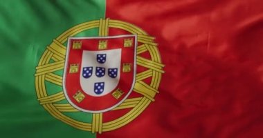 Portekiz bayrağı üzerinde fotokopi aletiyle futbol animasyonu. Spor, hareket, eğitim ve aktif yaşam tarzı kavramı.