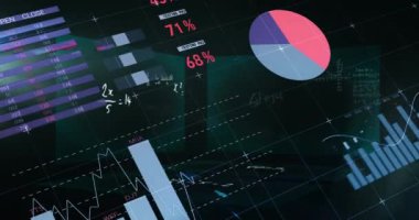 Karton kutunun üzerinde istatistik ve veri işleme animasyonu. Küresel iş dijital arayüzü teknolojisi ve dijital olarak oluşturulan ağ konsepti.