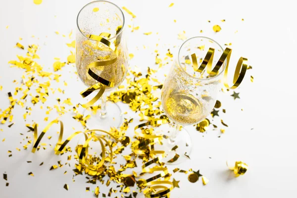 Composizione Primo Piano Champagne Anni Nuovi Decorazioni Sfondo Bianco Festa — Foto Stock
