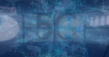 Dünya, devre dokusu ve pasta grafiğiyle ilgili bilgi arayüzü üzerinden 5G metnin animasyonu. Dijital olarak üretilmiş, hologram, küreselleşme, rapor, donanım, fütüristik, kodlama ve teknoloji kavramı.