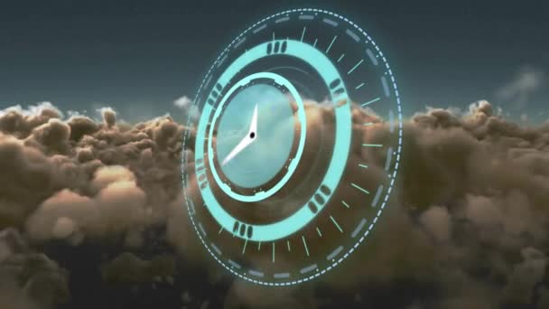 雲の上に手時計で安全なロックを回転させるアニメーション データ技術 デジタルインターフェースの概念がデジタルで生成されたビデオ — ストック動画