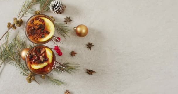 Video Tazze Caldo Con Cannella Limone Sfondo Bianco Natale Tradizione — Video Stock