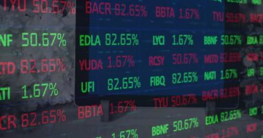 Dijital tabletin kapatılmasıyla borsa veri işleminin animasyonu. Küresel ekonomi ve iş teknolojisi kavramı