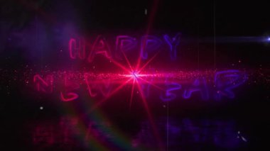 Sendeki animasyon, siyah arka plandaki turuncu ışıklarla metin kazandı. Sosyal medya ve iletişim arayüzü kavramı dijital olarak oluşturulmuş video.