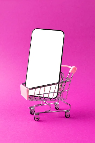 Composizione Carrello Smartphone Con Spazio Copia Sfondo Rosa Retail Shopping — Foto Stock