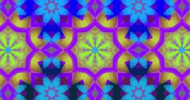 Gradyan mavi arkaplan üzerinde kusursuz döngü içinde hipnotik hareketlerle hareket eden çoklu kaleydoskop soyut şekillerinin parlayan çizgilerinin görüntüsü. Renk ve hareket kavramı dijital olarak oluşturuldu.