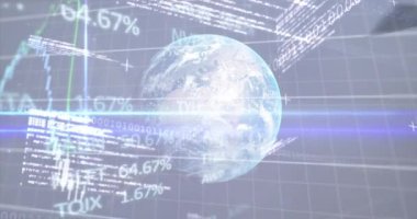Dünya çapında veri işleme ve banknotların animasyonu. Küresel iş ve dijital arayüz kavramı dijital olarak oluşturulmuş video.