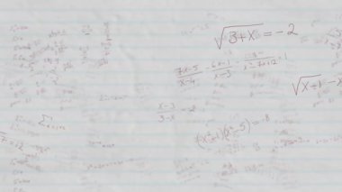 Beyaz zemin üzerinde hareket eden matematiksel formüllerin animasyonu. Eğitimler ve matematik öğrenme kavramı dijital video oluşturuldu.