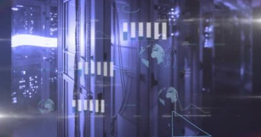 Sunucu odasında veri işleme animasyonu. küresel iş ve dijital arayüz kavramı dijital olarak oluşturulmuş video.