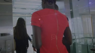 Çeşitli iş adamları grubu üzerinden bağlantı ağının animasyonu. Küresel iş konsepti dijital oluşturulmuş video.