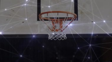 Basketbol üzerinden bağlantı ağının animasyonu. Küresel spor ve dijital arayüz kavramı dijital olarak oluşturulmuş video.