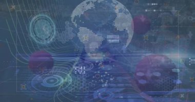 Saat ve dünya üzerinde veri işleme animasyonu. Küresel iş ve dijital arayüz kavramı dijital olarak oluşturulmuş video.