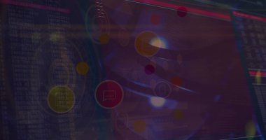 Mavi zemin üzerinde veri işleme üzerine ışık noktası ve dijital simgelerin resmi. Bilgisayar arayüzü ve iş teknolojisi kavramı