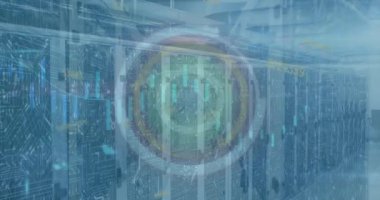 Sunucu odasında veri işleme ve küre animasyonu. Küresel teknoloji bilim ve biyoloji kavramı dijital olarak üretilen video.