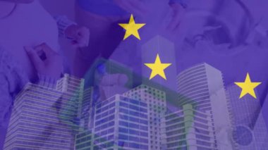 Çeşitli gönüllülerin atığı ayırması üzerine bayrağın canlandırılması. Küresel vatanseverlik ve dijital arayüz kavramı dijital olarak oluşturulmuş video.