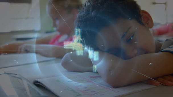 Animering Ljusspår Och Databehandling Över Olika Skolbarn Globalt Utbildningskoncept Och — Stockvideo