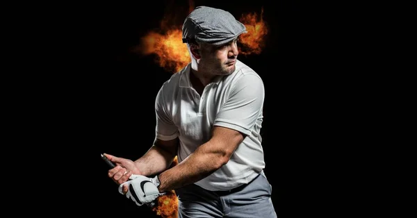 Composition Joueur Golf Masculin Sur Flammes Sur Fond Noir Concept — Photo