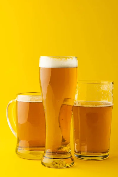Image Three Different Pint Glasses Lager Beer Copy Space Yellow — Stock Photo, Image