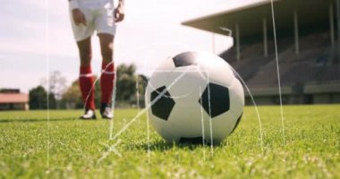 Futbolcu ve top yerine oyun planının animasyonu. Küresel spor ve futbol kavramı dijital video üretimi.