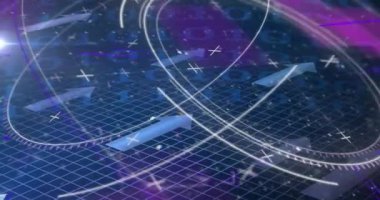 İkili kodların üzerinde hareket eden oklar ve daireler olan çok renkli arıza tekniğinin animasyonu. Dijital olarak üretilen hologram, geometrik şekil, bilgisayar dili, ızgara şablonu ve teknoloji kavramı,