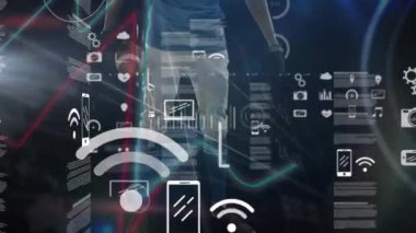 Veri işleme üzerine beyaz erkek rugby oyuncusunun animasyonu. Küresel spor ve dijital arayüz kavramı dijital olarak oluşturulmuş video.