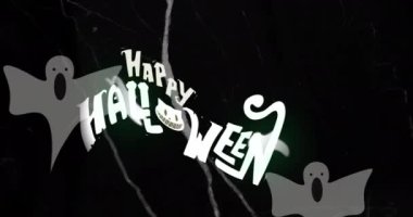 Mutlu cadılar bayramı metinleri ve şekiller üzerinde hayaletlerin animasyonu. Cadılar Bayramı, gelenek ve kutlama konsepti dijital olarak oluşturulmuş video.