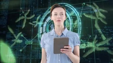 Tablet ve virüs hücreli beyaz kadın üzerinde yapılan taramaların animasyonu. Küresel iş ve dijital arayüz kavramı dijital olarak oluşturulmuş video.