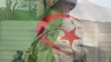 Cezayir bayrağı üzerinde beyaz askerlerin animasyonu. Küresel vatanseverlik ve dijital arayüz kavramı dijital olarak oluşturulmuş video.