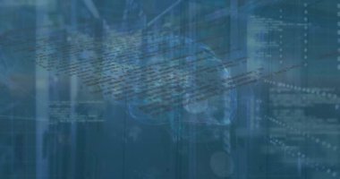 Dijital veri işleme ve dijital arayüz animasyonu ve mavi arkaplan üzerindeki ızgara. Küresel veri işleme kavramı dijital oluşturulmuş video.