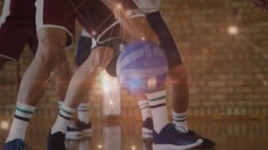 Çeşitli erkek basketbol oyuncuları üzerinden bağlantı ağının animasyonu. Küresel spor ve dijital arayüz kavramı dijital olarak oluşturulmuş video.