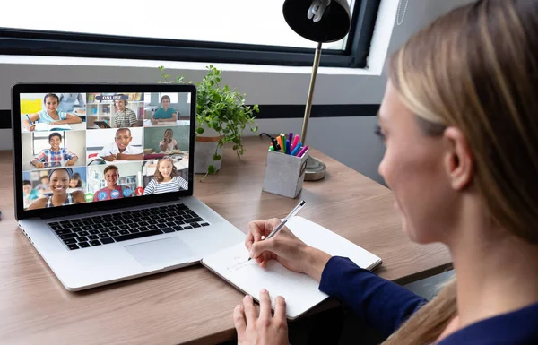 Caucasian Female Teacher Giving Online Lesson Pupils Home Isolation Quarantine — Stock Photo, Image