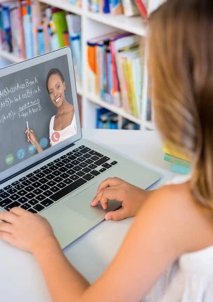 Női Diák Videójátékkal Női Tanárral Laptopján Otthon Távoktatás Online Oktatási — Stock Fotó