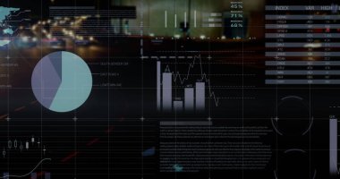 Gece şehir trafiğine karşı istatistiksel veri işleme görüntüsü. Bilgisayar arayüzü ve iş teknolojisi kavramı