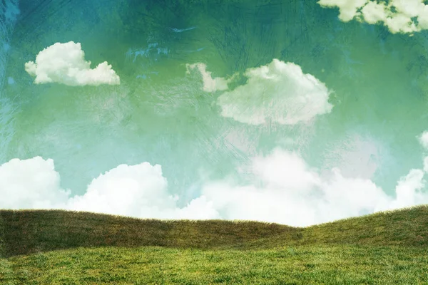 Abstrakcyjna Ilustracja Rozpaczliwej Tekstury Nakładki Zieloną Trawę Chmury Niebieskim Niebie — Zdjęcie stockowe