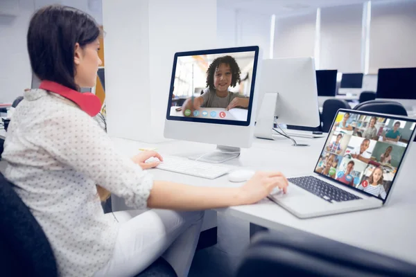 Caucasian Female Teacher Using Computer Laptop Video Call School Children — Stock Photo, Image