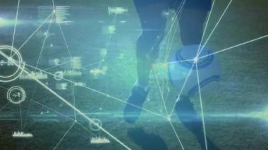 Alçak kesimle bağlantı ve veri paylaşımından oluşan bir ağın animasyonu, futbol oyuncusunun arka plandaki futbol sahasında top ile pratik yapma becerisi.