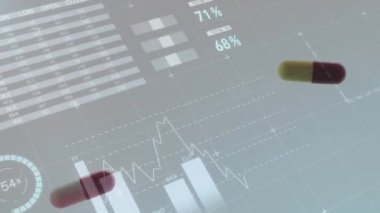 Yüzen diyagramlar, daireler, dünya haritası ve beyaz arka planda düşen haplar üzerinde veri işleme animasyonları. Covid-19 Coronavirus salgını sırasında tıbbi personel.