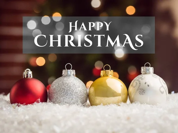 Samenstelling Van Kersttekst Kerstballen Sneeuwachtergrond Kerstfeest Feest Traditie Concept Digitaal — Stockfoto