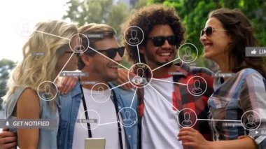 Çeşitli insan grupları üzerindeki simgelerle bağlantı ağının animasyonu. Küresel sosyal medya kavramı dijital oluşturulmuş video.