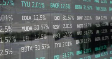 Gri arkaplan üzerinde düşen veri işleme animasyonu. Küresel veri işleme kavramı dijital oluşturulmuş video.